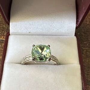 Elegant Silver and Green Gemstone Ring